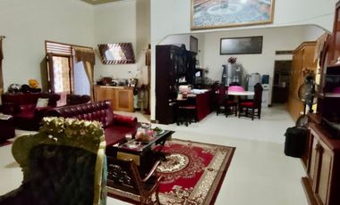 DIJUAL RUMAH MEWAH FULL FURNISH JALAN BASUKI RAHMAT PALEMBANG