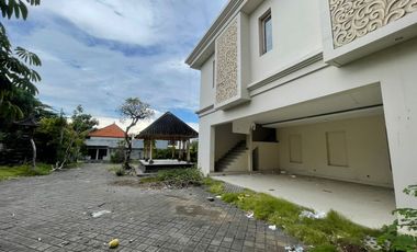 Dijual Rumah Dan Toko Terletak Di Area Sesetan Denpasar
