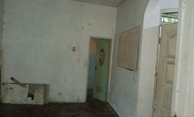 Dijual/Disewakan Rumah Dengan Banyak Lahan Kosong Di Jl. Sawunggaling Timur Semarang