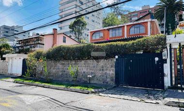 Venta Casa Comercial Sector Estadio Atahualpa