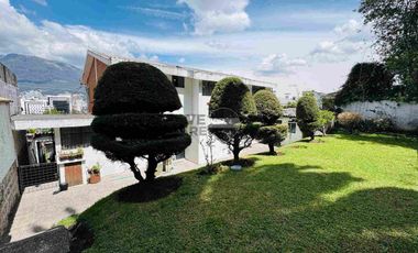 Venta Casa Comercial Sector Estadio Atahualpa