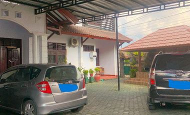 House on the roadside of Mataram city