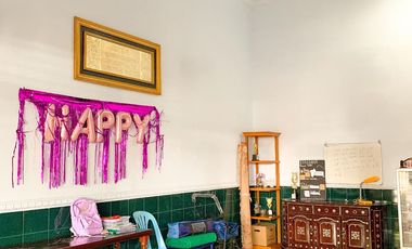 House on the roadside of Mataram city