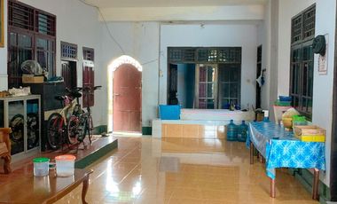 House on the roadside of Mataram city