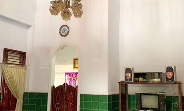 House on the roadside of Mataram city