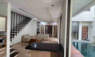disewakan townhouse 3br full furnish area kemang