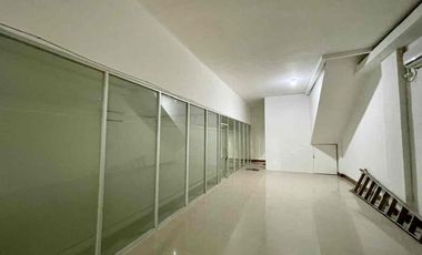 Ruko 4 lantai Pluit Karang dekat Mall strategis siap pakai