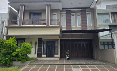 SEWA Rumah mewah strategis siap huni bagus di Mekar Wangi, Bandung