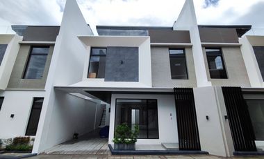 3Storey Modern Elegant Townhouse for Sale in BF homes Paranaque-MD
