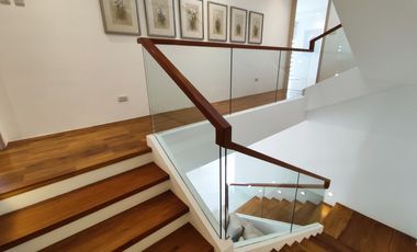 3Storey Modern Elegant Townhouse for Sale in BF homes Paranaque-MD