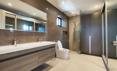 3Storey Modern Elegant Townhouse for Sale in BF homes Paranaque-MD