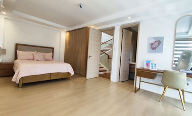 3Storey Modern Elegant Townhouse for Sale in BF homes Paranaque-MD