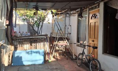 Casa con 170m2 de terreno Pje El Canelo -Plaza interior.