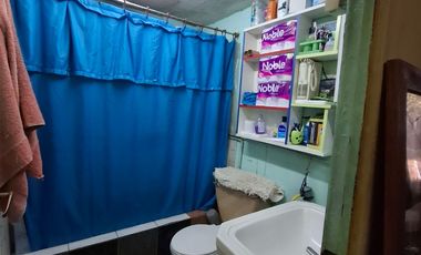 Casa con 170m2 de terreno Pje El Canelo -Plaza interior.