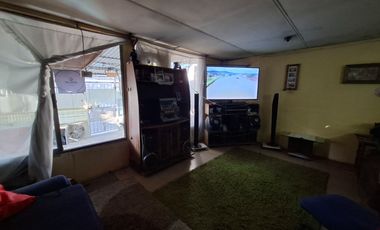 Casa con 170m2 de terreno Pje El Canelo -Plaza interior.