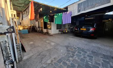 Casa con 170m2 de terreno Pje El Canelo -Plaza interior.