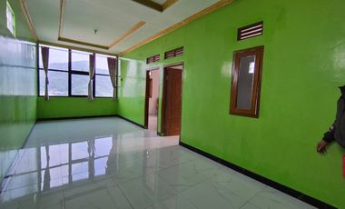 Dijual Rumah 4 Lantai  Bonus Mobil Avanza Di  Cimahi Selatan, Lokasi Strategis