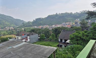 Dijual Rumah 4 Lantai  Bonus Mobil Avanza Di  Cimahi Selatan, Lokasi Strategis