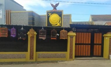 Dijual Rumah di Jl. Kamarung Cimahi, Pagar Penuh Lokasi Strategis