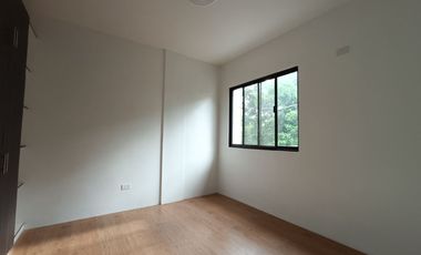 For Sale 3 Storey Townhouse in Town & Country Exce Village Mayamot Antipolo Rizal. KSA