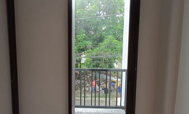 For Sale 3 Storey Townhouse in Town & Country Exce Village Mayamot Antipolo Rizal. KSA