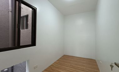 For Sale 3 Storey Townhouse in Town & Country Exce Village Mayamot Antipolo Rizal. KSA