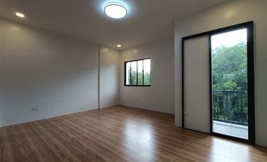 For Sale 3 Storey Townhouse in Town & Country Exce Village Mayamot Antipolo Rizal. KSA