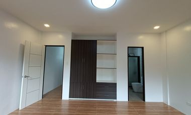 For Sale 3 Storey Townhouse in Town & Country Exce Village Mayamot Antipolo Rizal. KSA