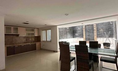 Disewakan Rumah Di Manyar Permai