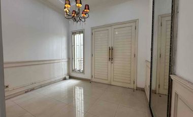 Disewakan Rumah Di Manyar Permai