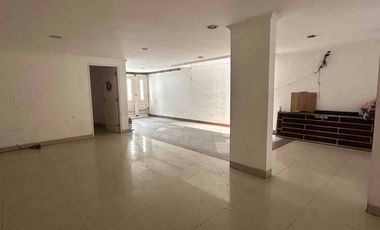 Disewakan Rumah Di Manyar Permai