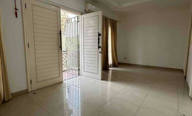 Disewakan Rumah Di Manyar Permai