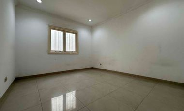 Disewakan Rumah Di Manyar Permai