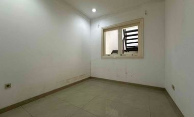 Disewakan Rumah Di Manyar Permai