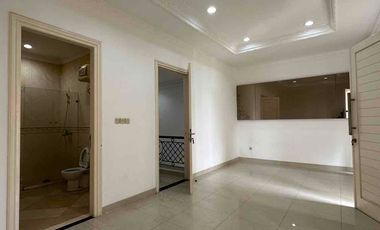 Disewakan Rumah Di Manyar Permai