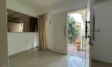 Disewakan Rumah Di Manyar Permai