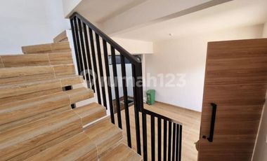 Disewa Rumah di CENDANA PEAK Karawaci Siap Huni