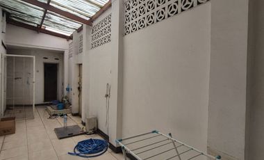 Rumah Di Tengah Kota! Dijual Cepat Lokasi Strategis Sayap Ciateul, Regol, Bandung
