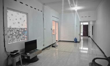 Rumah Di Tengah Kota! Dijual Cepat Lokasi Strategis Sayap Ciateul, Regol, Bandung