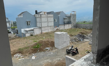 Villa 2 lantai Kota Batu Type Marbella On Progres SHM bisa KPR