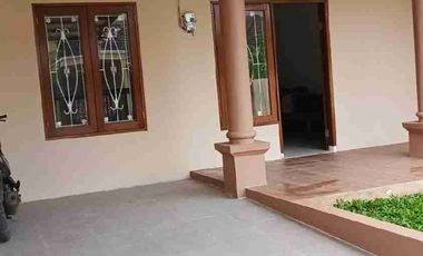 Disewakan Rumah 1,5 Lantai Bagus Luas SHM di Pamulang