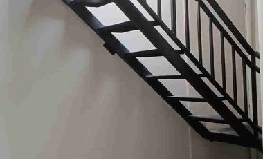 Disewakan Rumah 1,5 Lantai Bagus Luas SHM di Pamulang