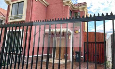 se arrienda linda propiedad