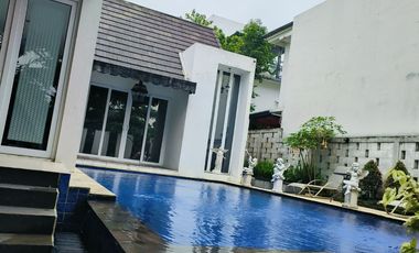 Villa Mewah Furnished, Ada Pool, View Bagus di Rancamaya Bogor