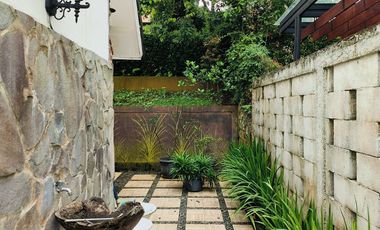 Villa Mewah Furnished, Ada Pool, View Bagus di Rancamaya Bogor