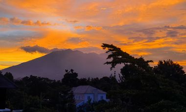 Villa Mewah Furnished, Ada Pool, View Bagus di Rancamaya Bogor