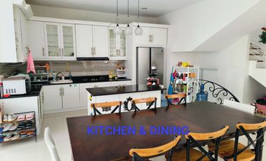 Villa Mewah Furnished, Ada Pool, View Bagus di Rancamaya Bogor