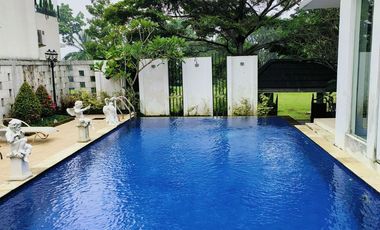 Villa Mewah Furnished, Ada Pool, View Bagus di Rancamaya Bogor