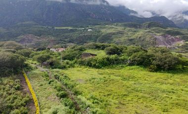 Terreno en venta en el Valle de Yunguilla, Santa Isabel, Azuay, Ecuador.