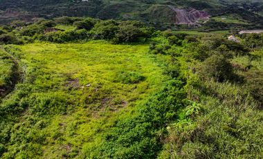 Terreno en venta en el Valle de Yunguilla, Santa Isabel, Azuay, Ecuador.